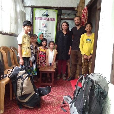 Howrah Guest House Srīnagar Dış mekan fotoğraf