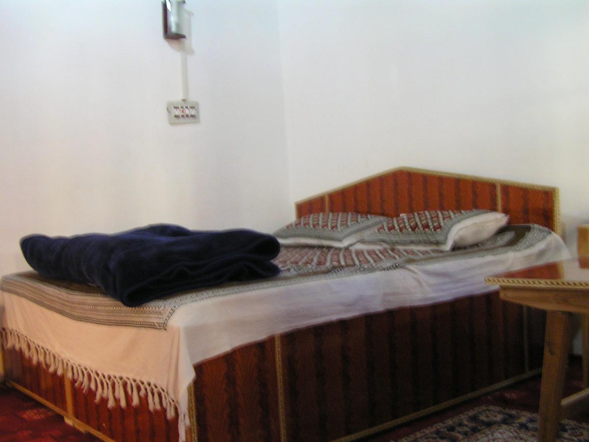 Howrah Guest House Srīnagar Dış mekan fotoğraf