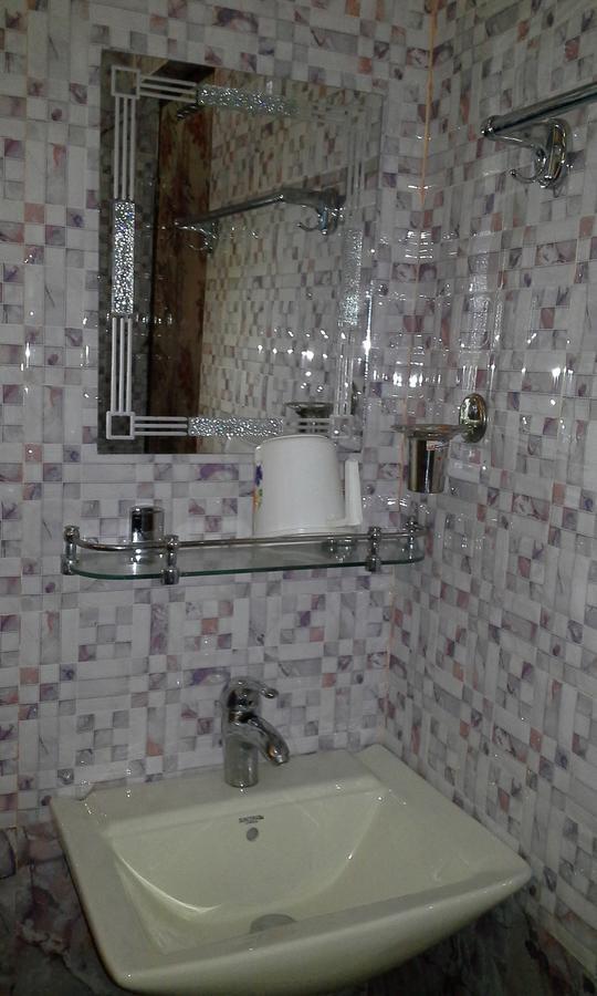 Howrah Guest House Srīnagar Dış mekan fotoğraf