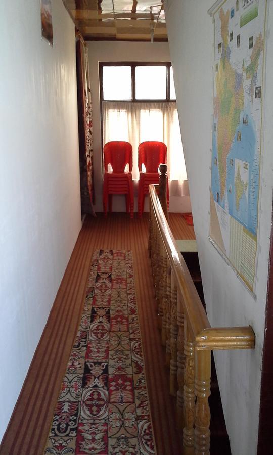 Howrah Guest House Srīnagar Dış mekan fotoğraf