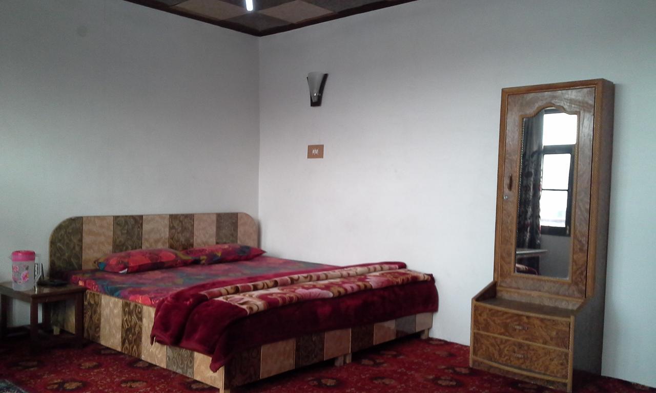 Howrah Guest House Srīnagar Dış mekan fotoğraf