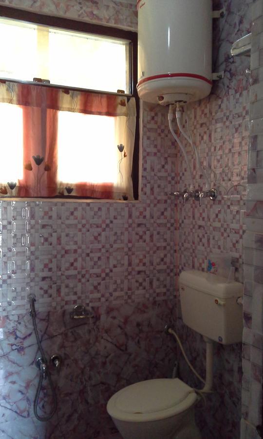 Howrah Guest House Srīnagar Dış mekan fotoğraf