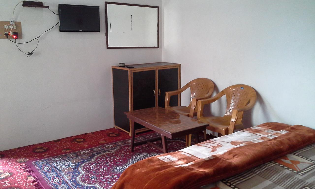 Howrah Guest House Srīnagar Dış mekan fotoğraf