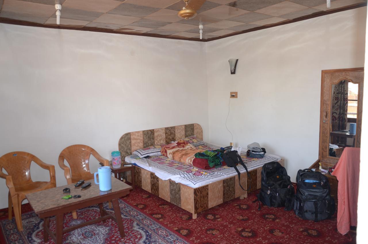 Howrah Guest House Srīnagar Dış mekan fotoğraf