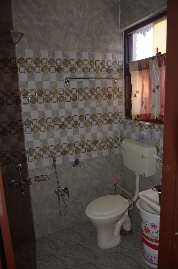 Howrah Guest House Srīnagar Dış mekan fotoğraf
