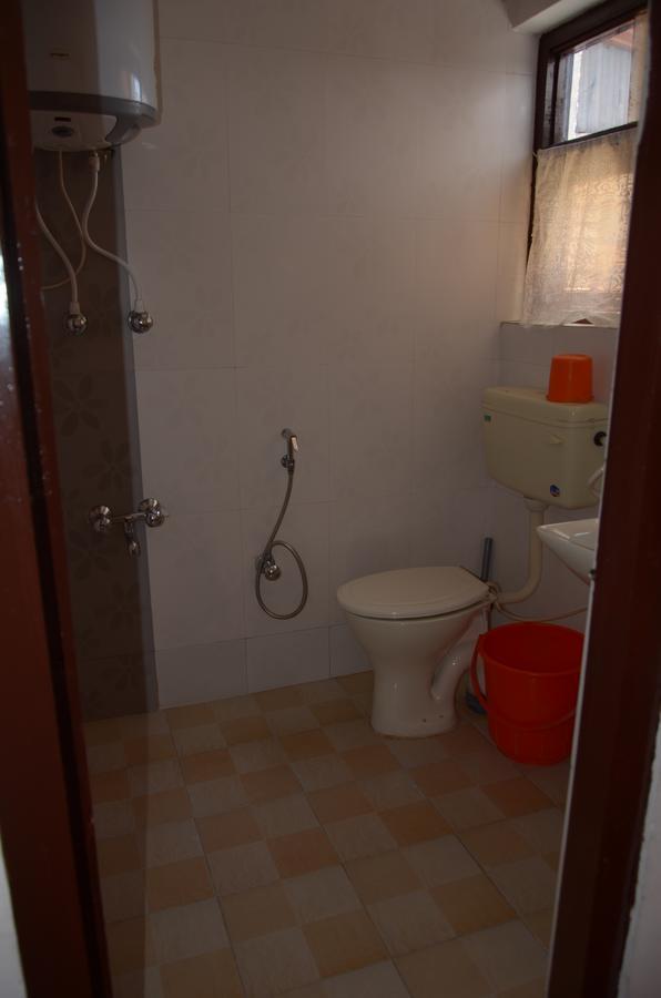 Howrah Guest House Srīnagar Dış mekan fotoğraf