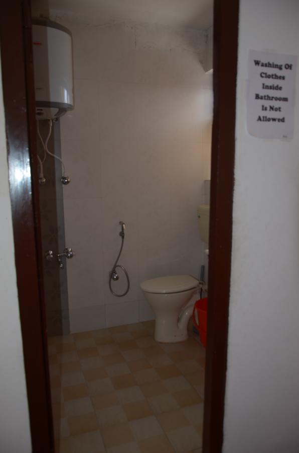 Howrah Guest House Srīnagar Dış mekan fotoğraf